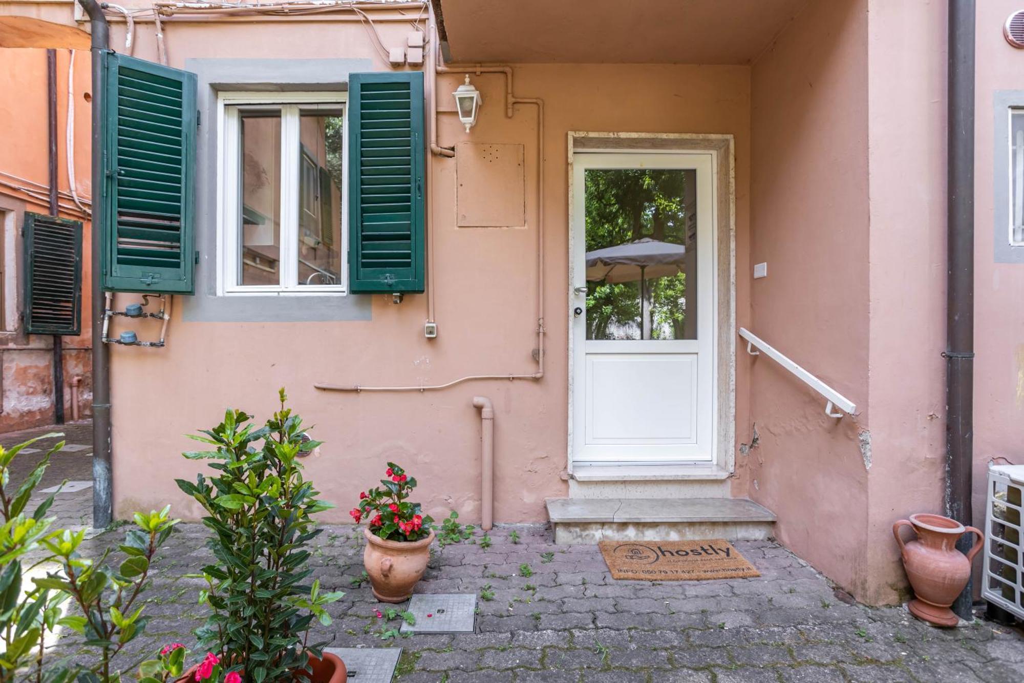 Hostly-Garden House San Lorenzo-Few Steps To Tower Pisa Exterior photo